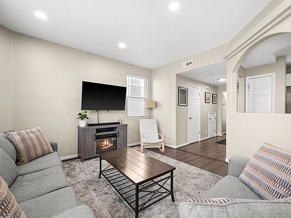 4th image of 14242 S Daisyfield Dr