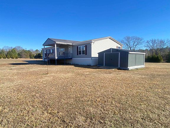 3rd image of 150 Suzanne Ln