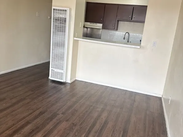 One Bedroom with Off Street parking, 544 Charleston St SE Unit 8, Albuquerque, NM 87108