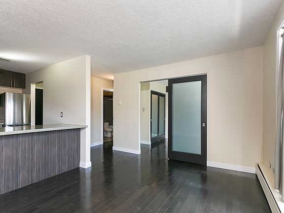 4th image of 1904 10th St SW #405
