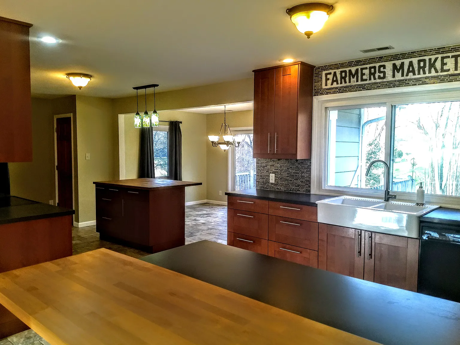 4 bed, 3.5 bath, 2615 sqft, $2,850 — Photo 4