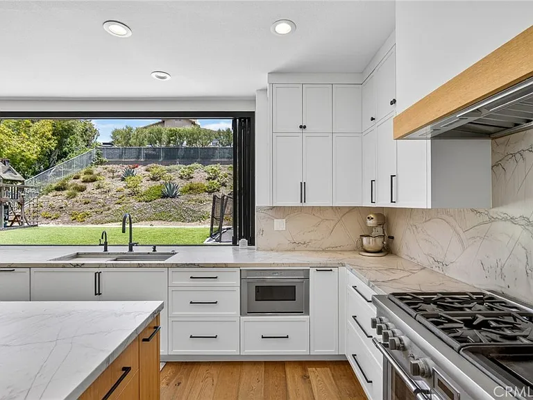 33 Brownsbury Rd — Photo 23