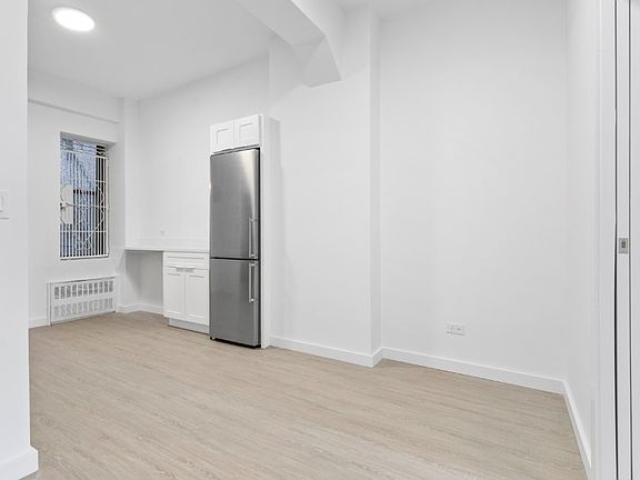 5th image of 308 W 82nd St APT 5C