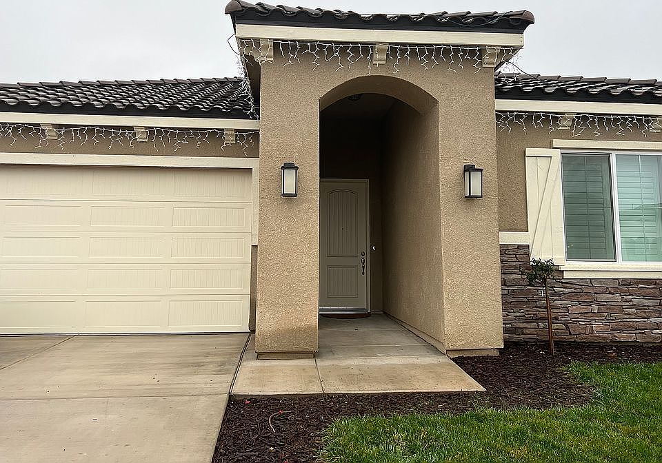 1st image of 586 Saint Julien Dr