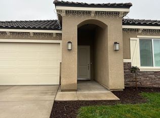 586 Saint Julien Dr, Madera, CA