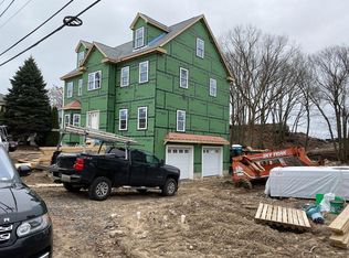 208 Breedens Ln, Revere, MA 02151