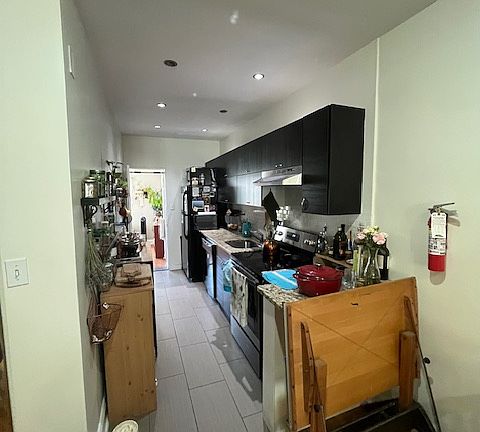 5th image of 417 Evarts St NE APT 1