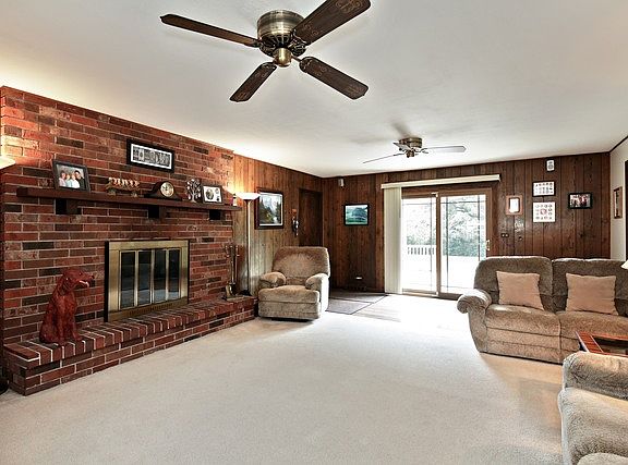 5th image of 30 Bellingham Ln #235