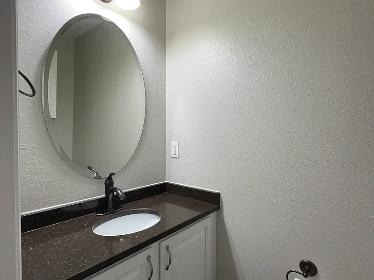 1126 Maple Tree Ln — Photo 12