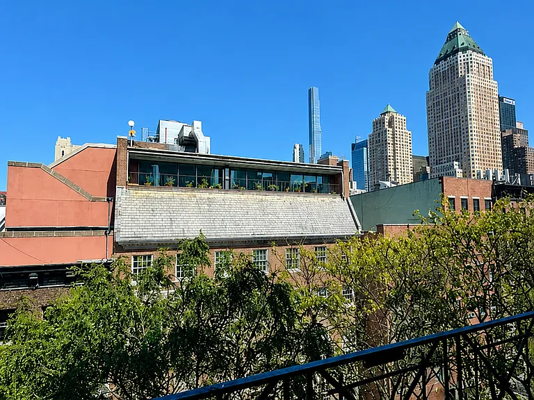 426 W 47th St #2A — Photo 7