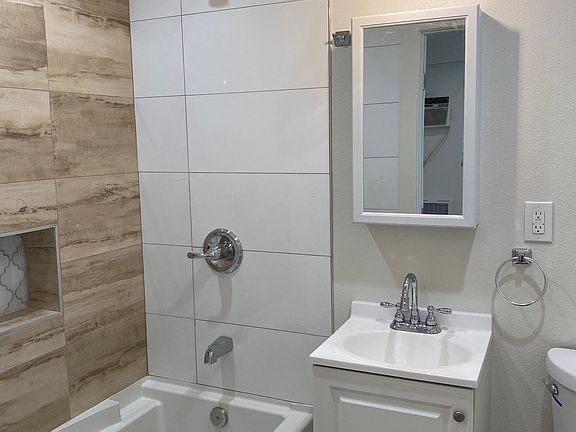 5th image of 2493 Cheremoya Ave #9