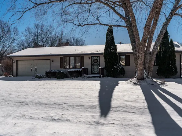 6278 Windmill Ln, Machesney Park, IL 61115