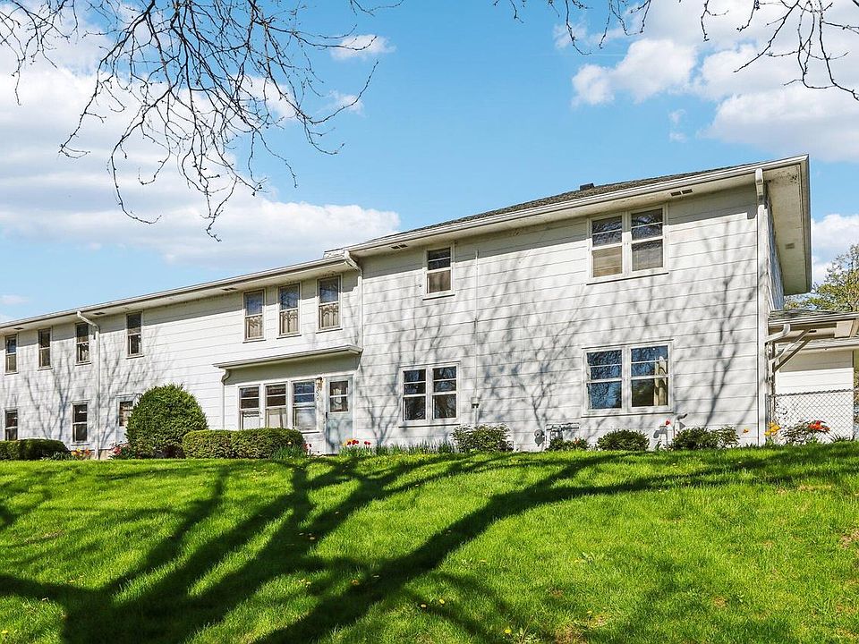 1st image of 1025 Canterbury LANE