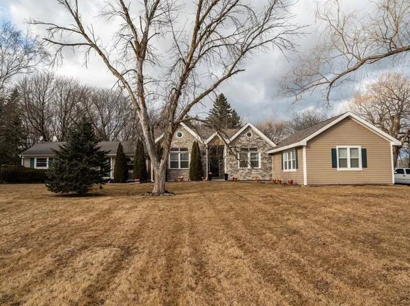 1100 West Fairy Chasm ROAD, River Hills, WI 53217