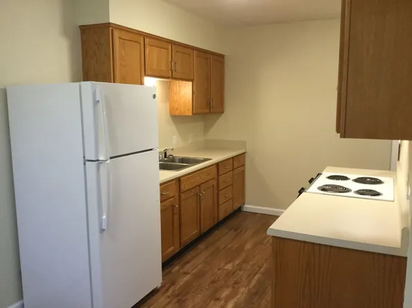 Belmont Homes, 410 S Smith St APT 2, Windsor, MO 65360
