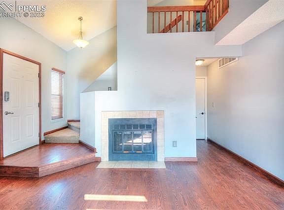 5th image of 245 Marsh Ct