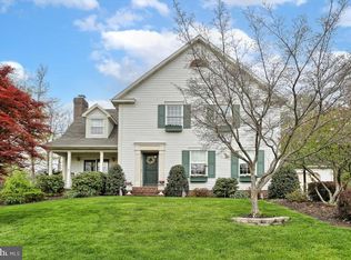 2412 W Bayberry Dr, Harrisburg, PA 17112