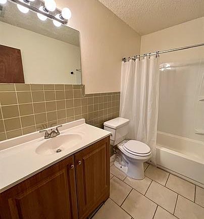 2nd image of 2206 N Campus Dr #3