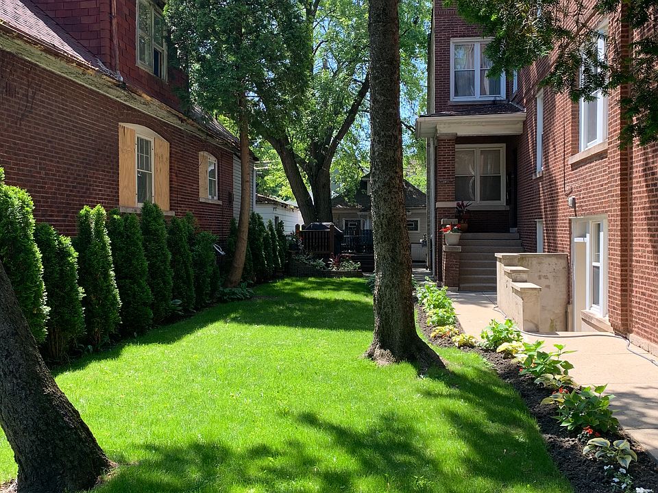 1st image of 3814 N St Louis Ave #1