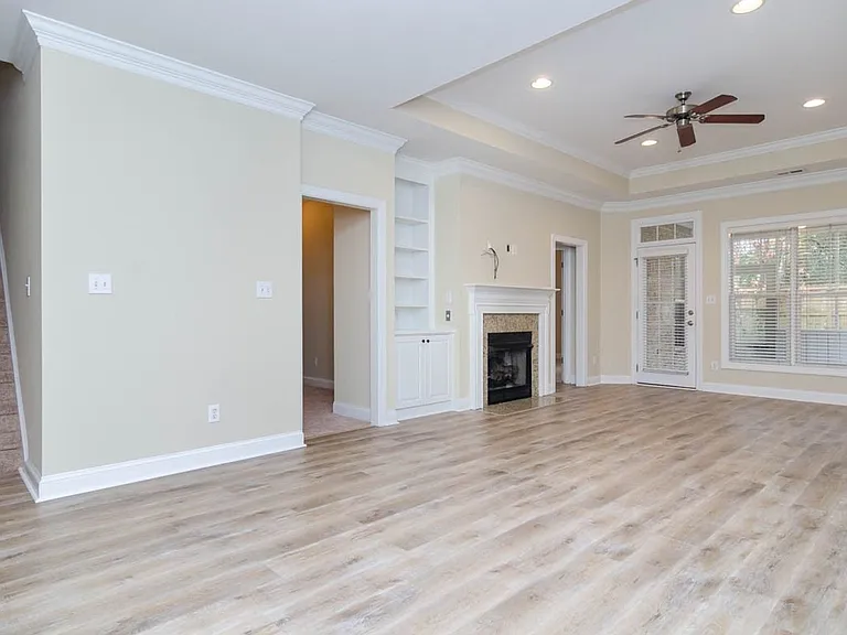 5040 Whitner Dr — Photo 5