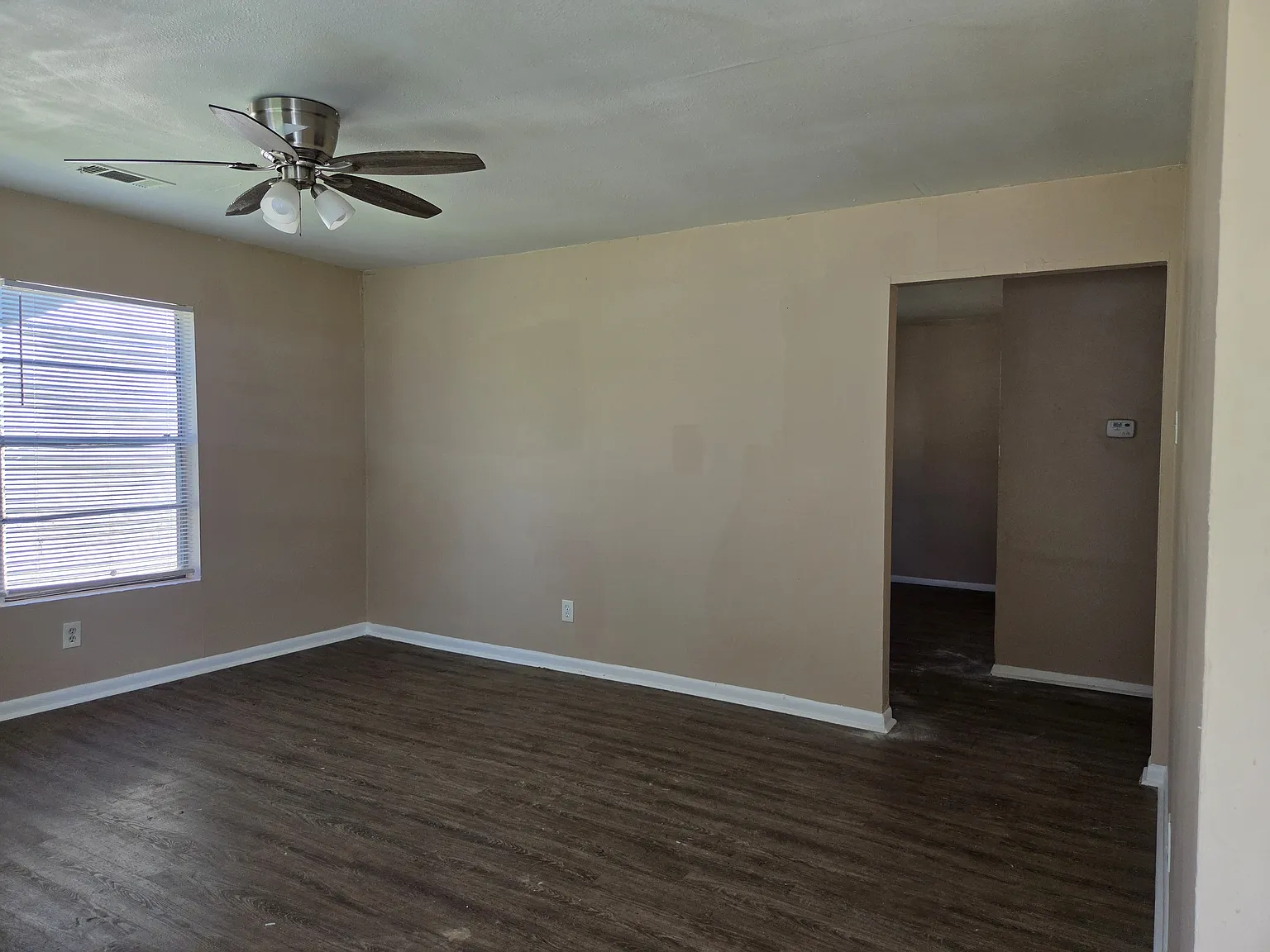 3 bed, 1239 sqft, $950 — Photo 2