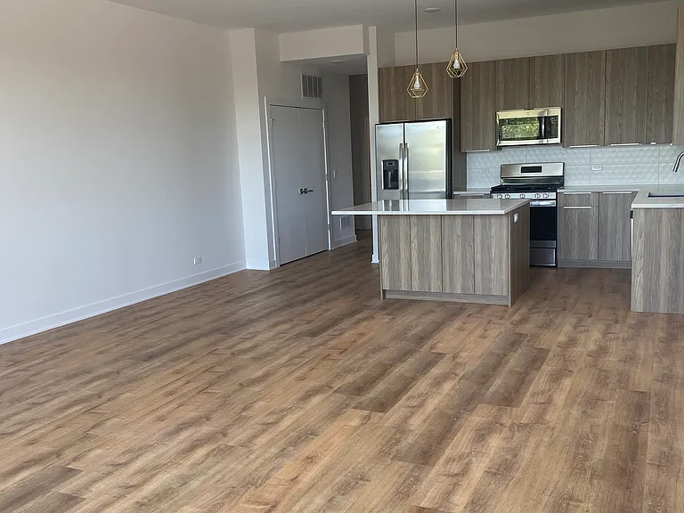 2847 N Clybourn Ave — Photo 3