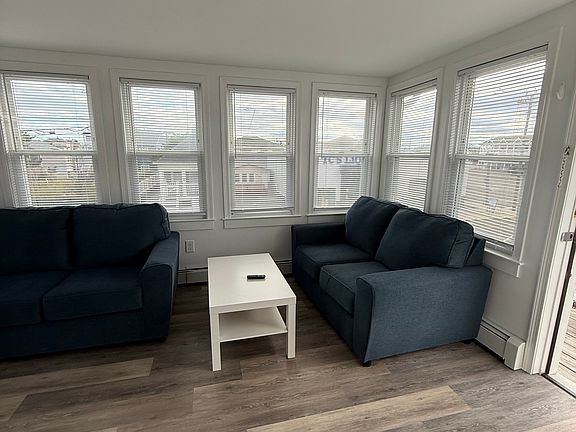 2nd image of 128 Hamilton Ave APT 2