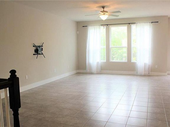 5th image of 305 Bridgeford Dr