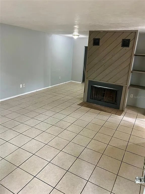 2321 SW 31st Pl — Photo 3