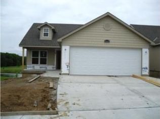 403 S Marimack Dr, Kearney, MO 64060