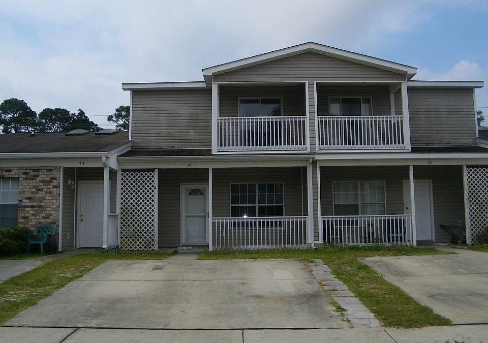 1st image of 38 Chatelaine Cir SE