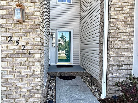 3rd image of 2521 Cherry Ln