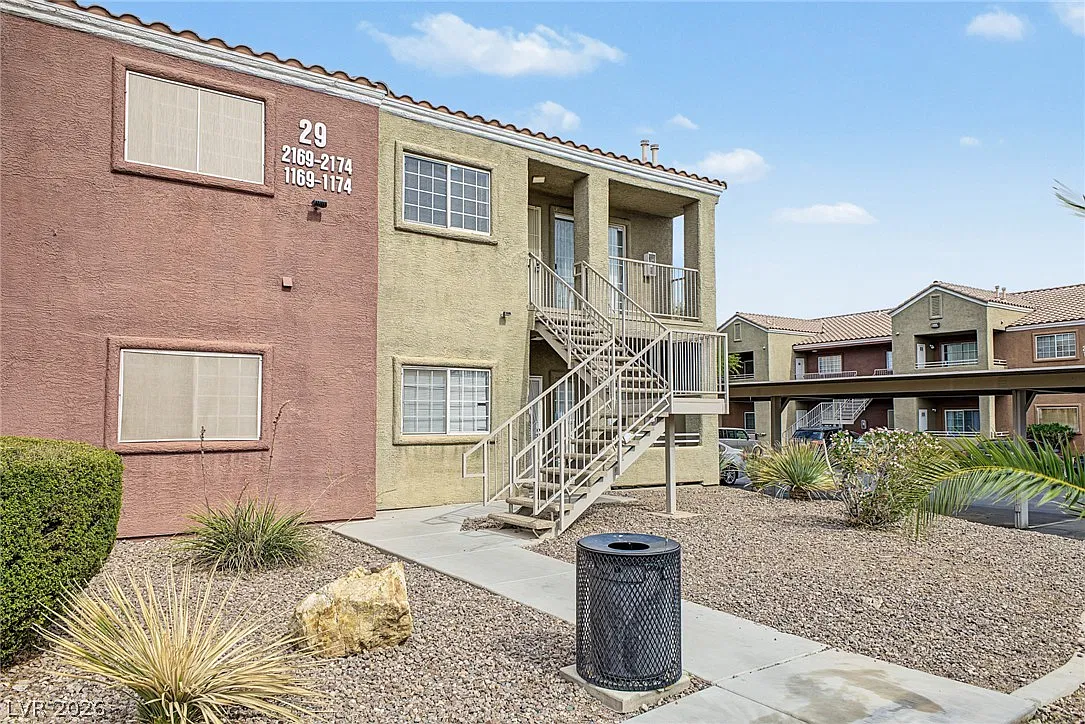 3 bed, 2.0 bath, 1181 sqft, $1,175 — Photo 3