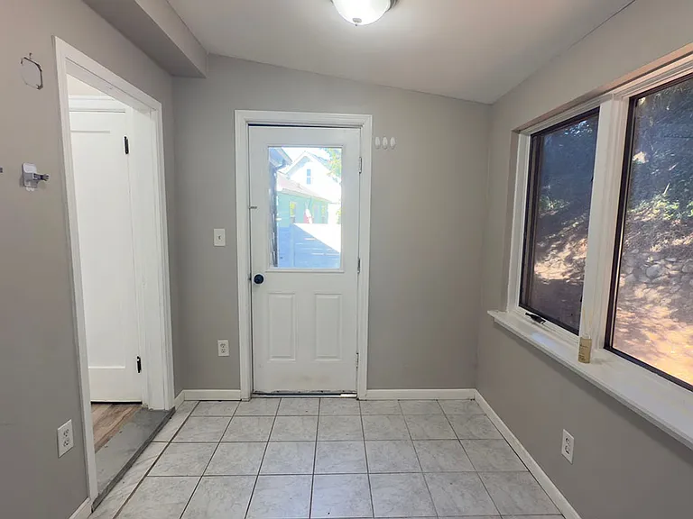 627 W Marine Dr — Photo 18