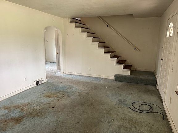 3rd image of 225 Old Leechburg Rd