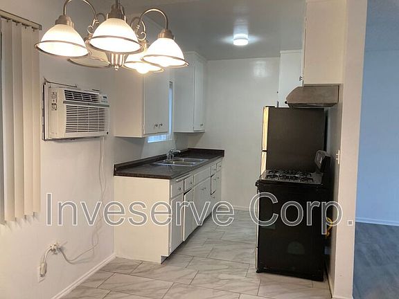 4th image of 4053 Marathon St #14