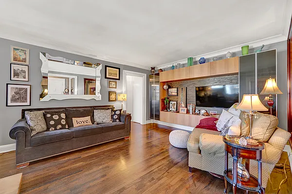 Sold by REMAX Elite | media 3