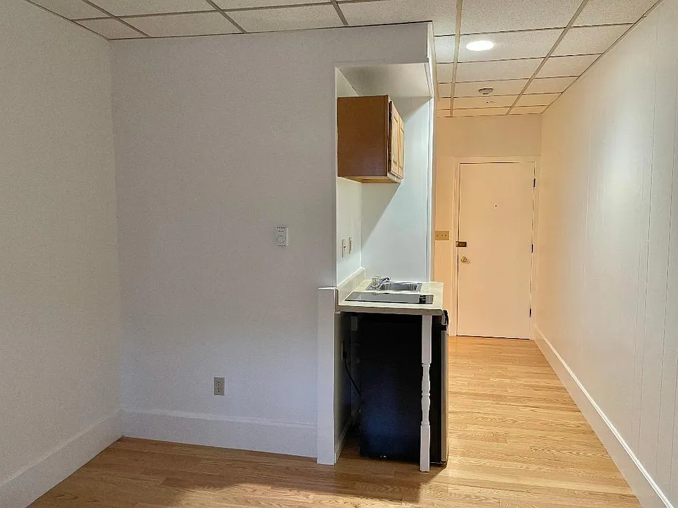 272 Newbury St #3