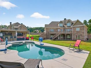 2112 Meadowood Cv, Monroe, GA 30655