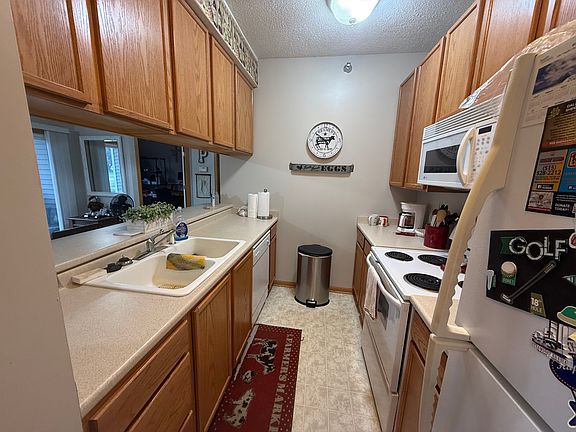 5th image of 1360 SE Florence Dr Unit 50