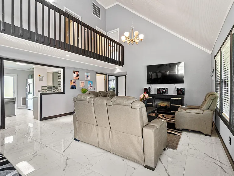 20 Clearview St — Photo 4