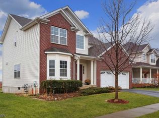 35 Willocks Cir, Somerset, NJ 08873
