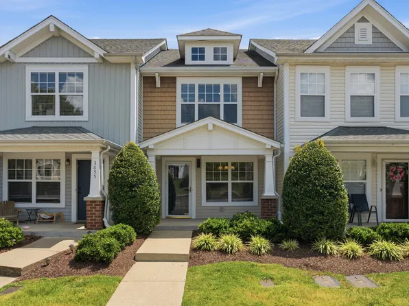 3053 Harpeth Springs Dr, Nashville, TN 37221