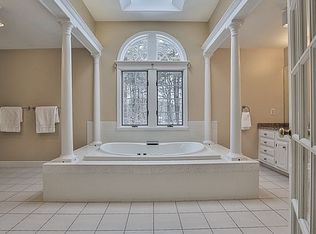 4 Carter Ln, Andover, MA 01810