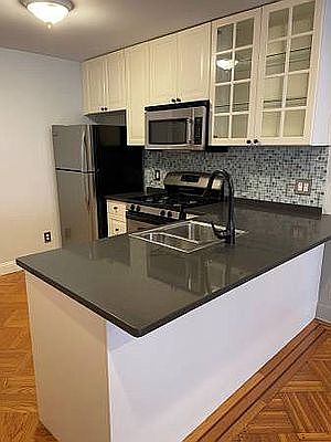 1st image of 520A 9th St #1