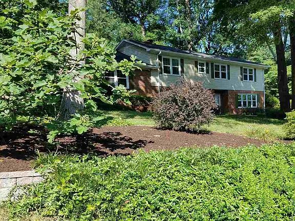 3rd image of 505 Kenilworth Dr