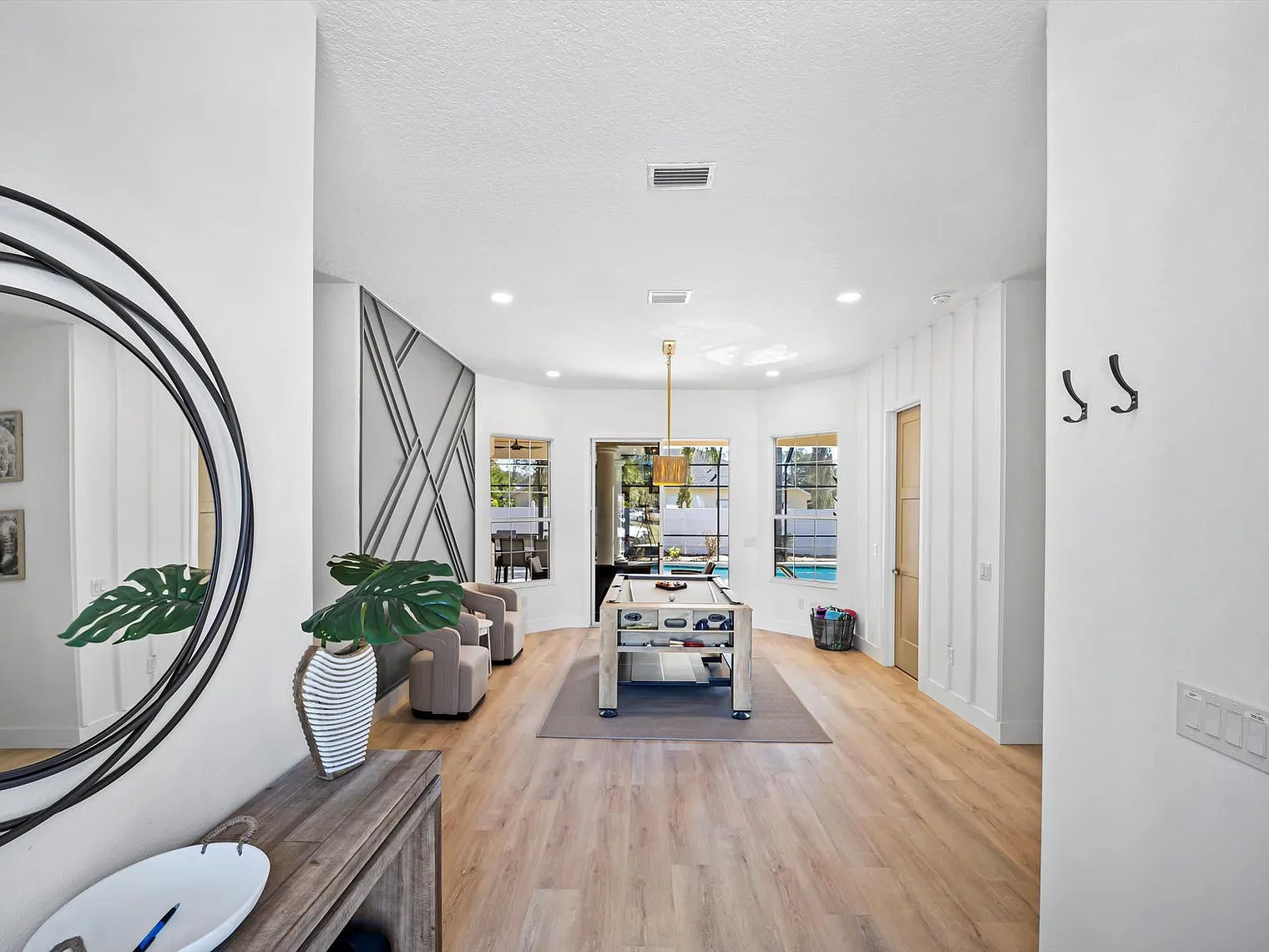 5 bed, 3.0 bath, 2895 sqft, $8,748 — Photo 3