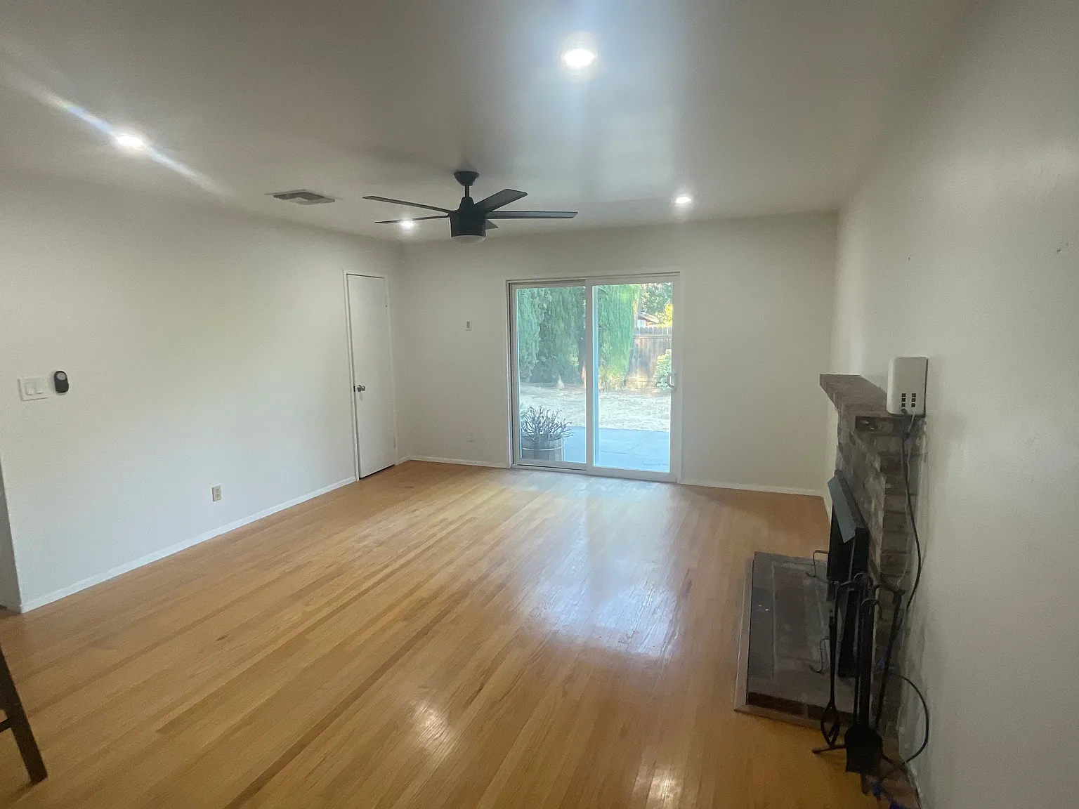 3 bed, 1000 sqft, $2,650 — Photo 3