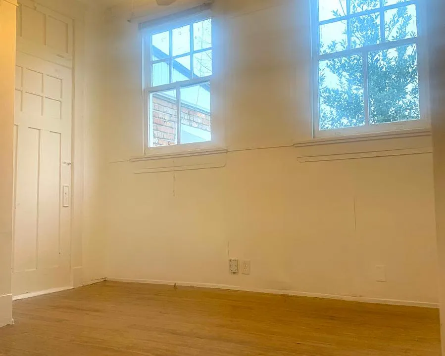 Building Photo 3