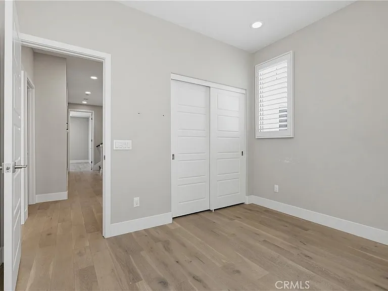 215 Carmine — Photo 20
